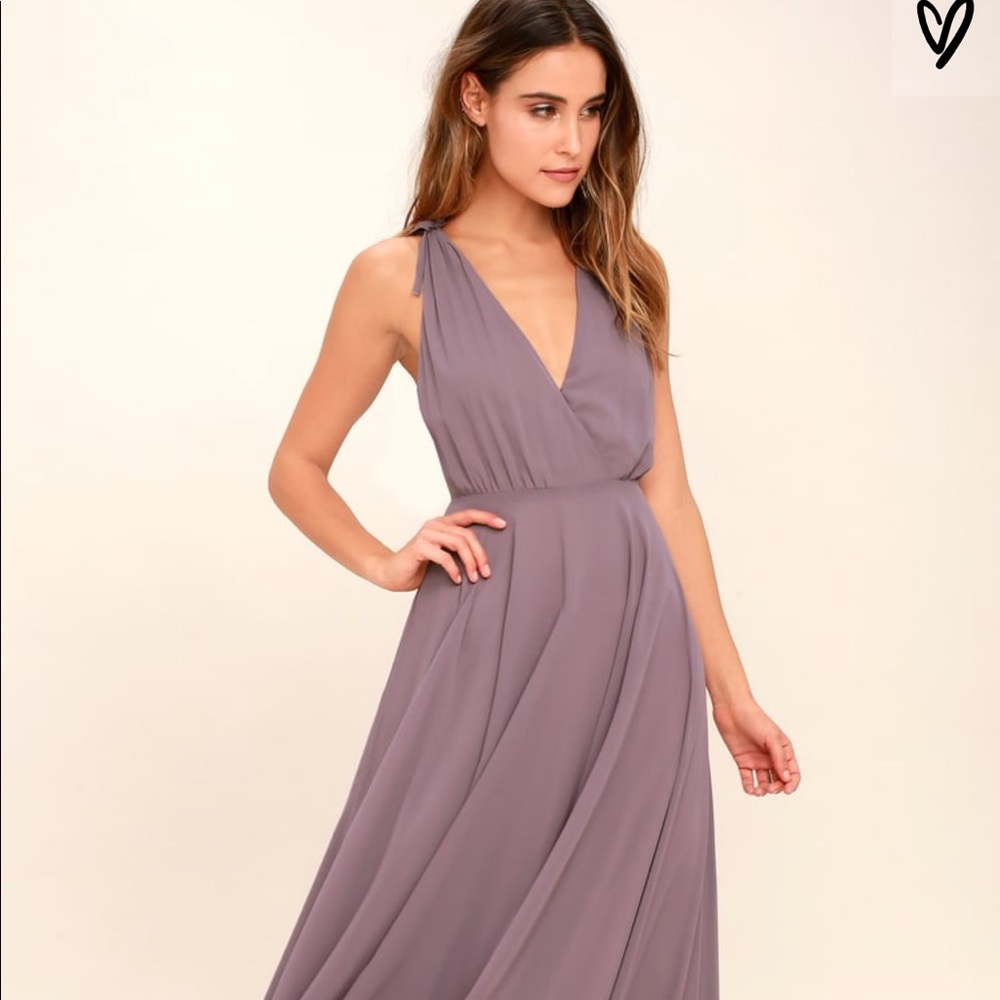 Lulu’s dusty purple dress